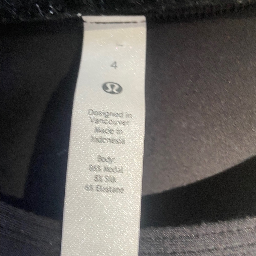 Lululemon Shoulder Cut-Out Yoga T-Shirt EUC - Picture 3 of 10